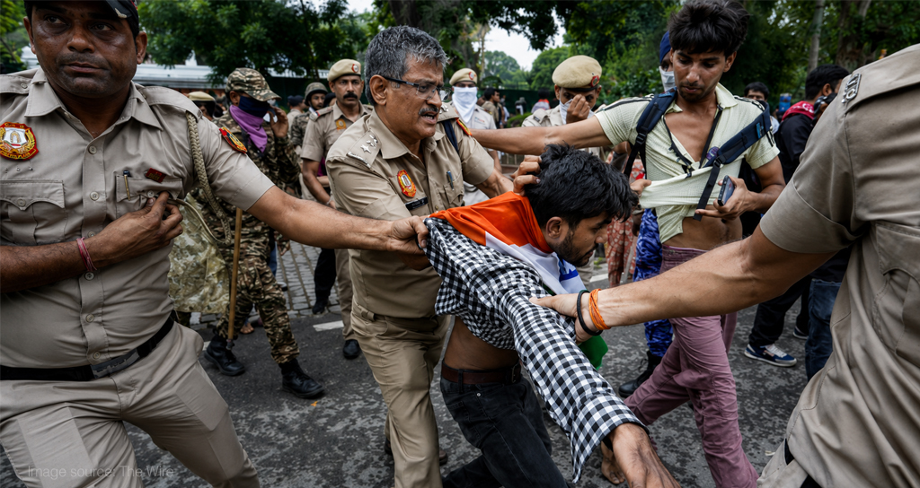 പാറ്റകളുടെ ജനാധിപത്യം: പ്രതിഷേധം, രാഷ്ട്രീയം, അരുന്ധതി റോയ്